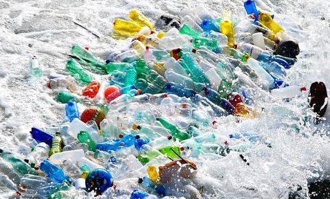 plastic-bottles-in-oceanb