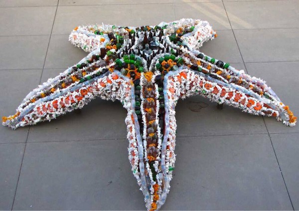 13-Sculptures-Made-of-Beach-Waste-That-Will-Make-You-Reconsider-Your-Plastic-Use1__880